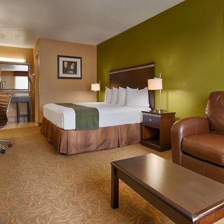 Surestay Hotel By Best Western Floresville Экстерьер фото