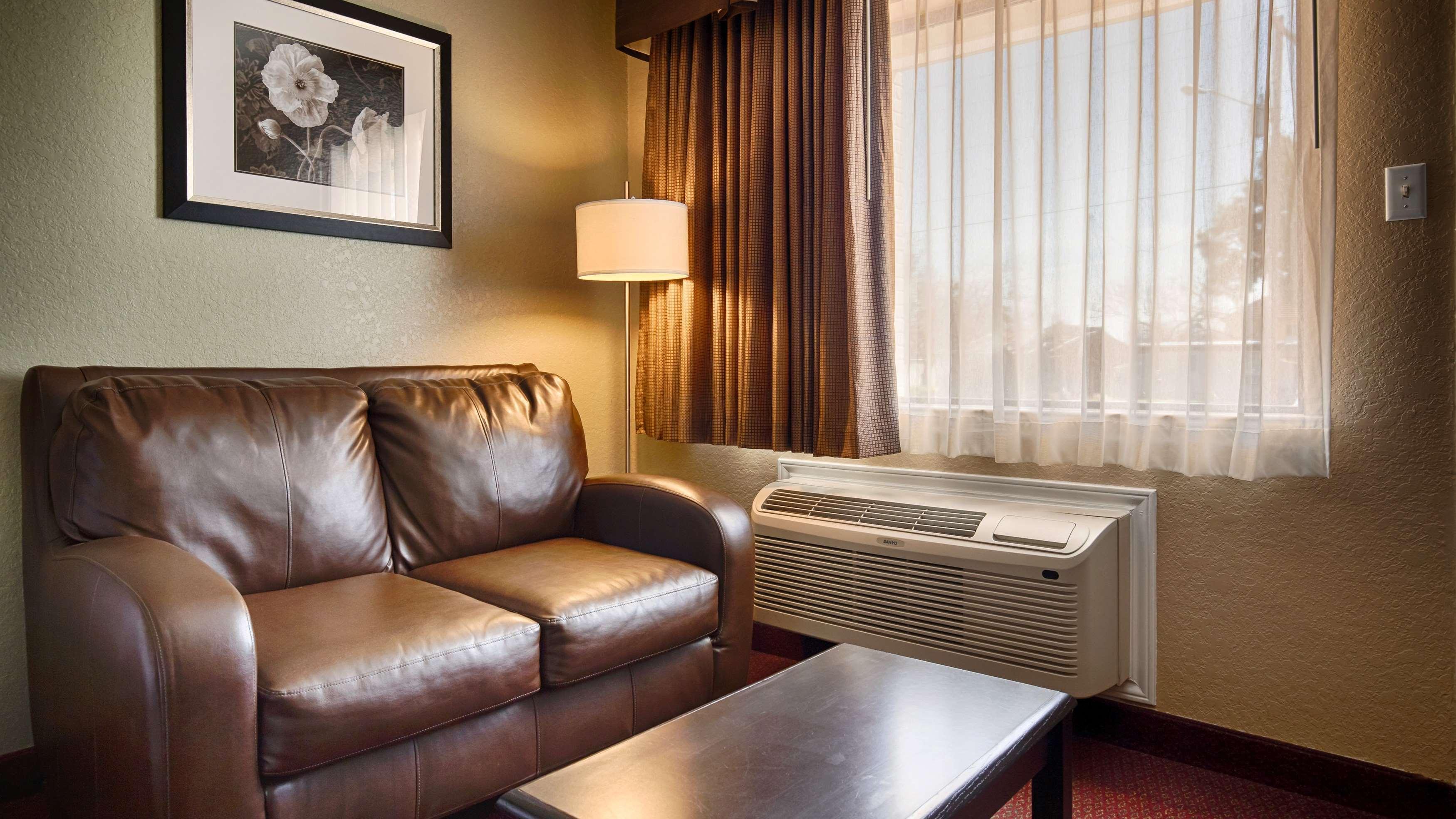 Surestay Hotel By Best Western Floresville Экстерьер фото